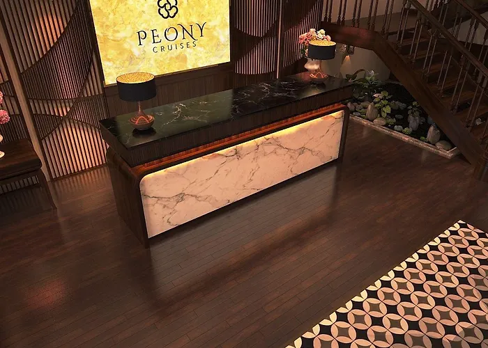  Peony Cruises 下龍